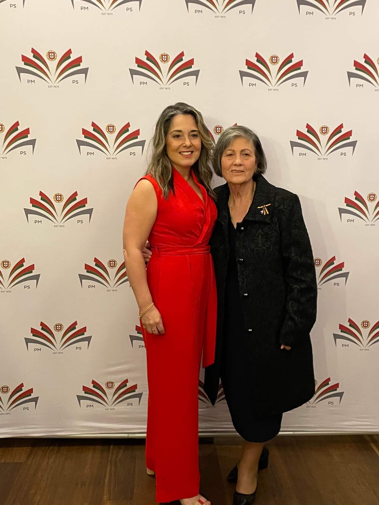 Susana Teixeira-Pinto/Instituto Camões (à esquerda na imagem), orgulhosa da escola de D. Cidália e do trabalho colaborativo que têm desenvolvido nos últimos anos