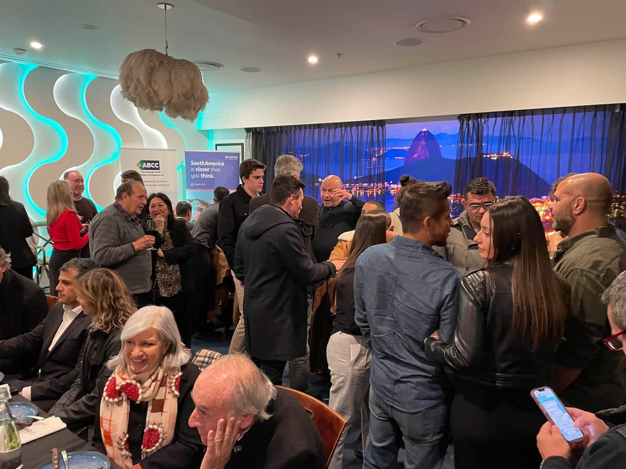 A ABCC convidou 40 pessoas para esta grande festa do Jiu-jitsu, mas a sala encheu com muito mais gente.