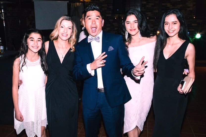 Vợ của ông Davy Nguyen là một người Úc gốc Ý, với tư tưởng giáo dục Tây phương tự do và cho con cái nhiều lựa chọn hơn.