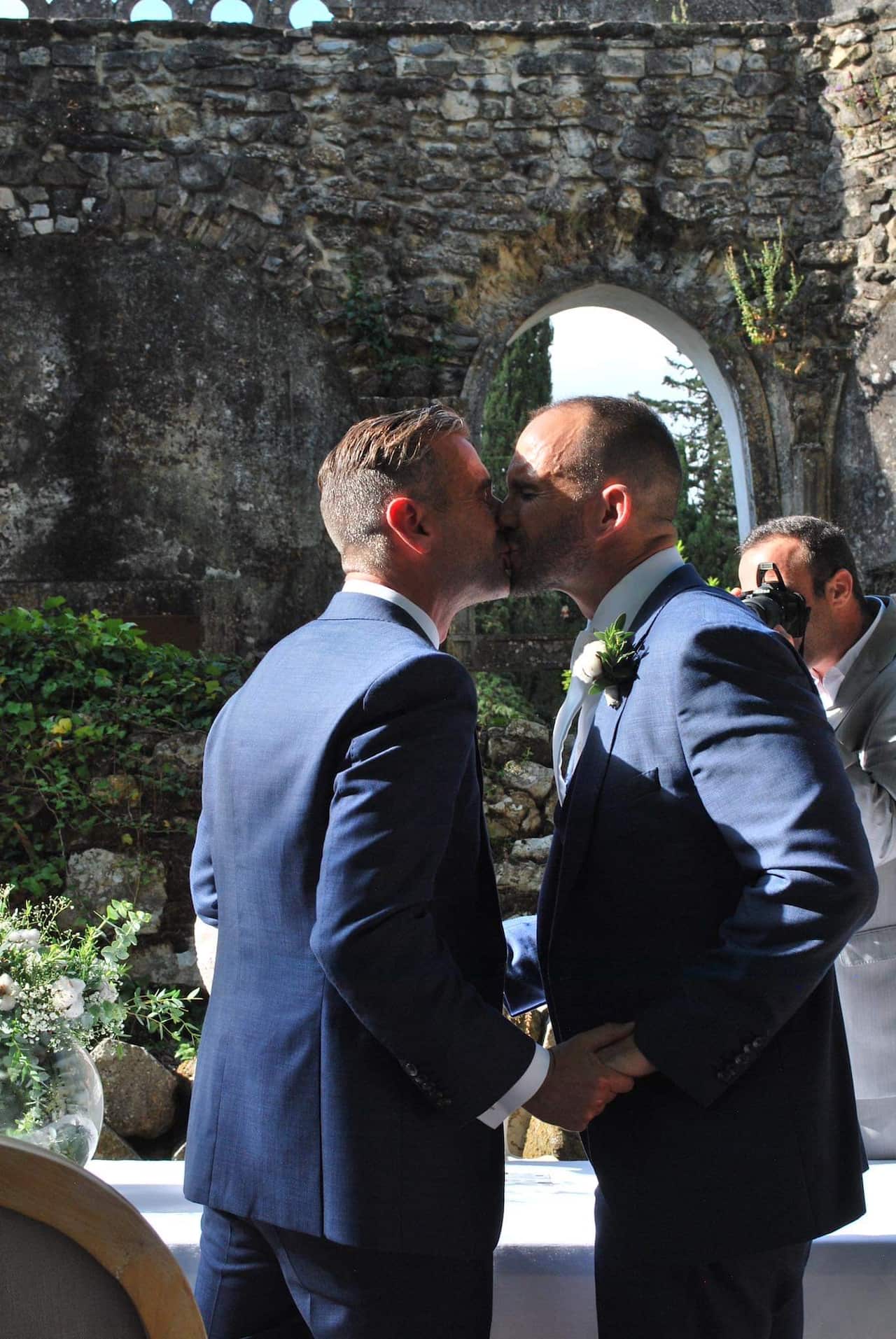 Um dia muito especial para John e Nuno - o seu casamento em Portugal, em 2019