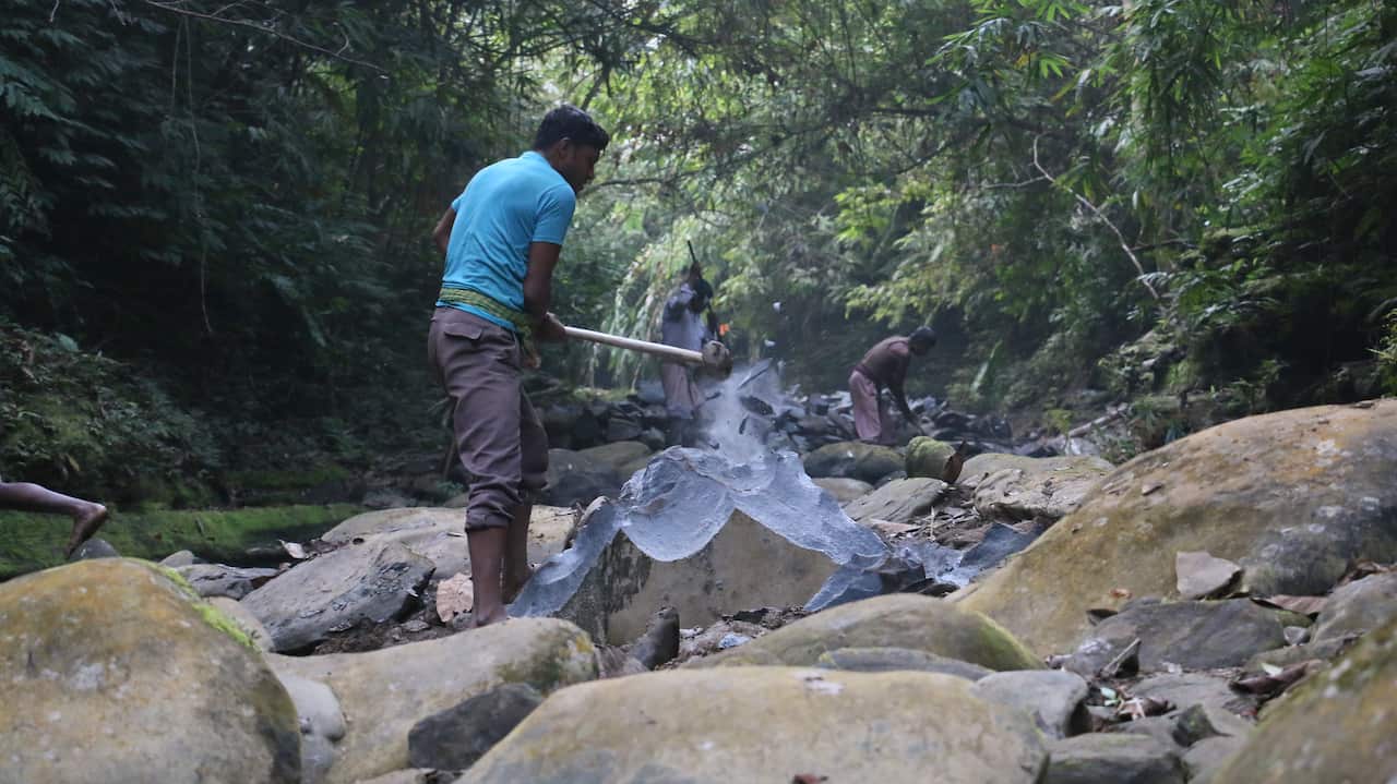 Bangladeshi Community; Illegal Stone extraction in Bangladesh