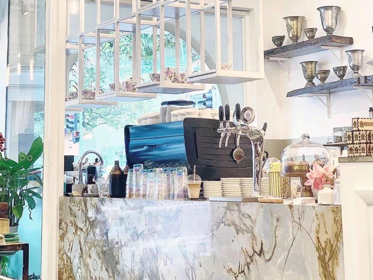 Jia在Carlton经营一间以花艺为主题的咖啡馆