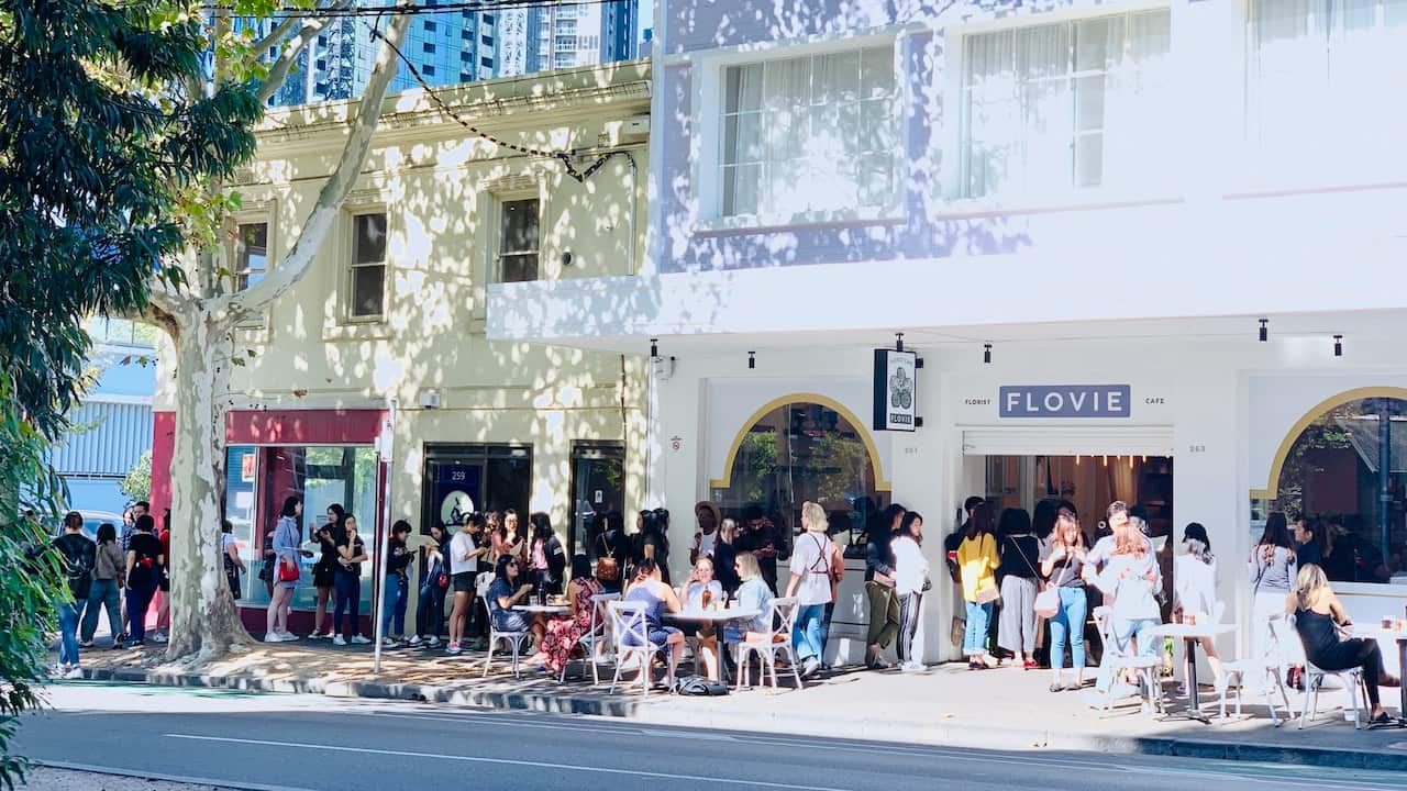 Jia在Carlton经营一间以花艺为主题的咖啡馆