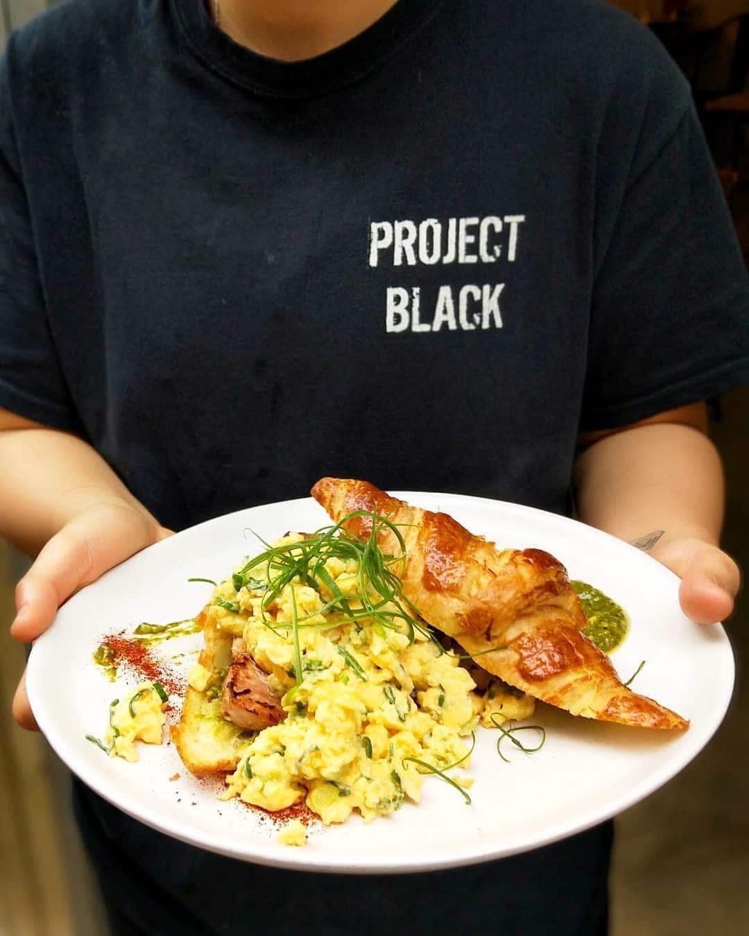 Angus在Mitcham经营一间咖啡馆