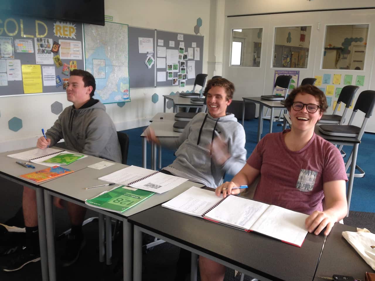 เยาวชนออสเตรเลียเรียนภาษาไทยหลังได้มีโอกาสเดินทางไปประเทศไทย (SBS Thai)