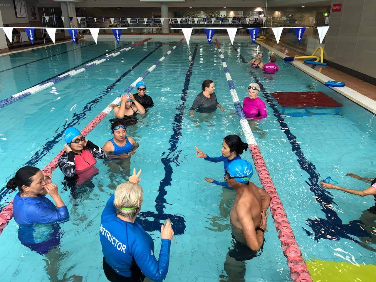 Tibetan moms learning swimming