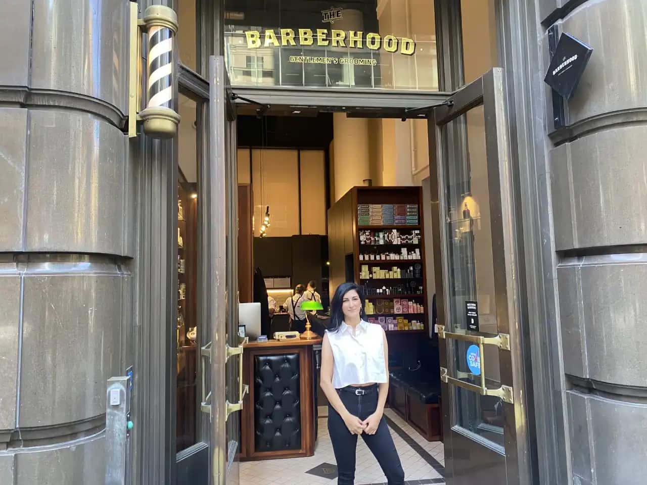 Renee Baltov, a proprietária de duas Sydney Barbershops que está desesperada para encontrar funcionários qualificados