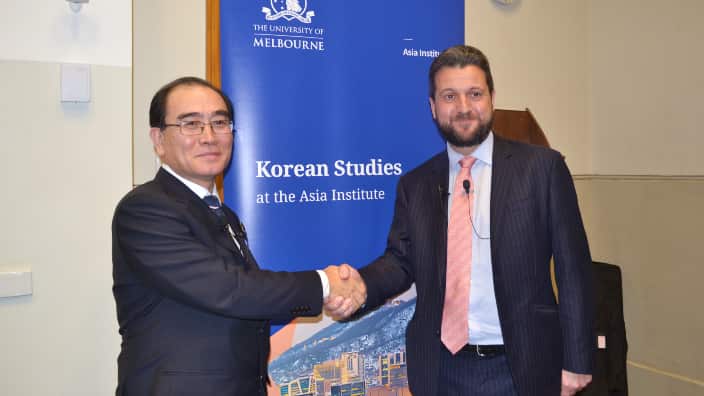 Mr Thae Yong Ho(L) and Dr Euan Graham(R)