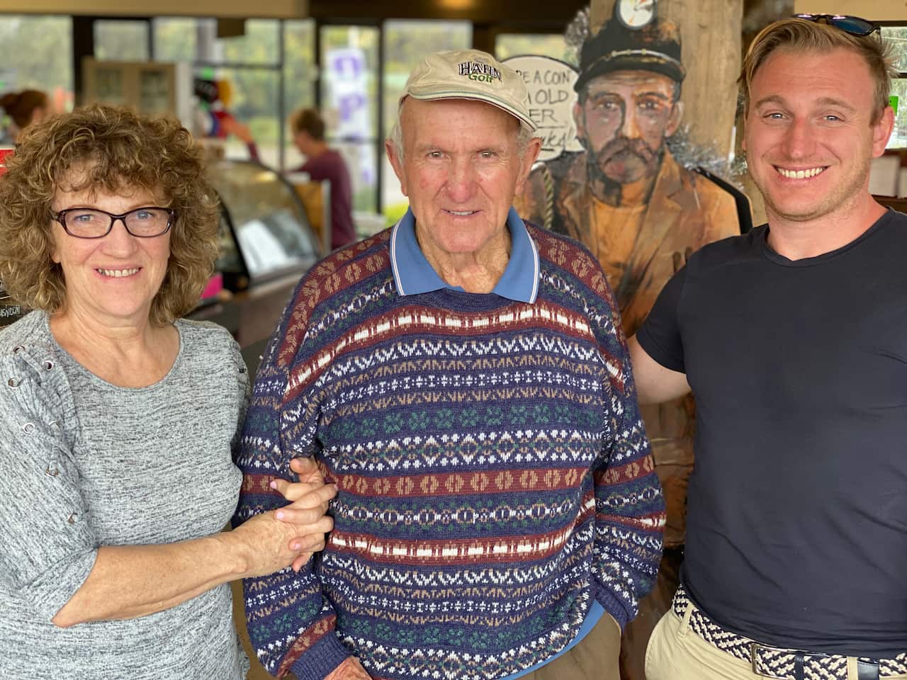 Davide, la mamma Anna e Luciano Storti a Wonthaggi.