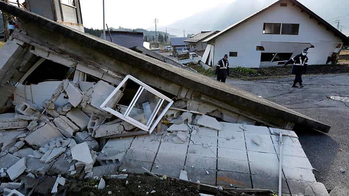 บ้านเรือนที่อยู่อาศัยที่ได้รับผลกระทบจากเหตุการณ์แผ่นดินไหวในประเทศญี่ปุ่น