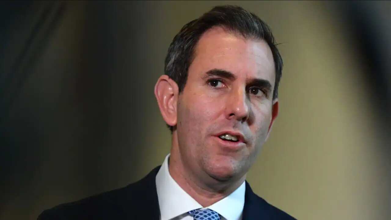 وزیر خزانه‌داری استرالیا جیم چالمرز