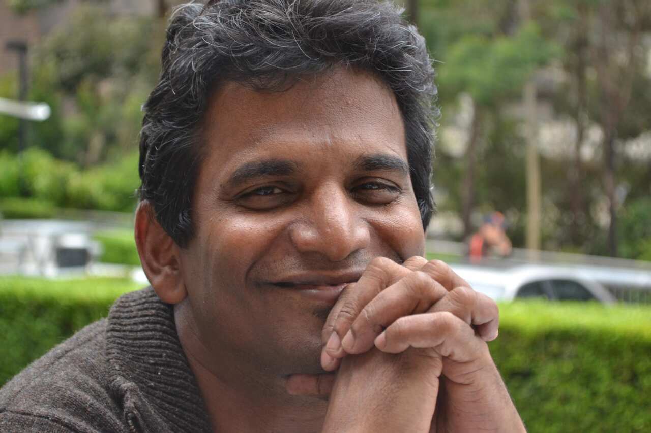 সাইকোলজিস্ট জন মার্টিন বলেন, অনেকে বিছানায় শুয়ে শুয়ে অফিস করেন। এতে সুবিধার চেয়ে মানসিকভাবে অসুস্থ হয়ে যাওয়ার সম্ভাবনা আরও অনেক বেশি।