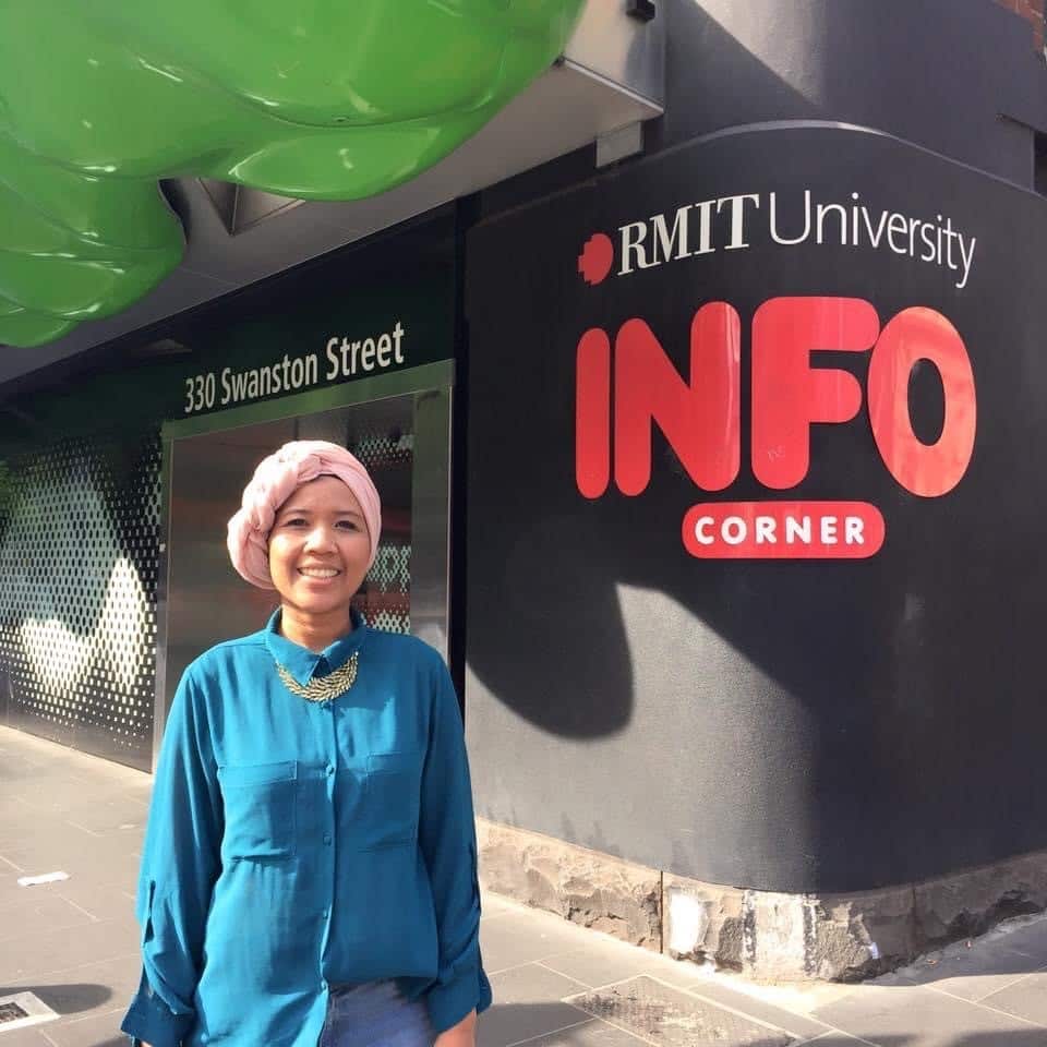 Nikasmawati Mustapha in front of RMIT University Info Corner 
