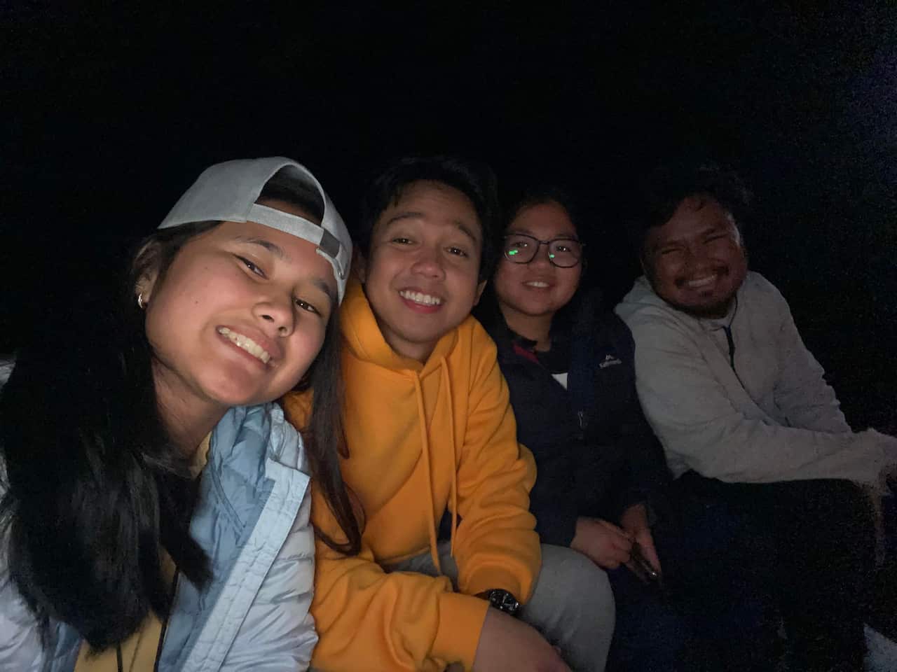 Kissel Guillar at mga kasamahan na dumalo sa Kamp Hiraya sa NSW.