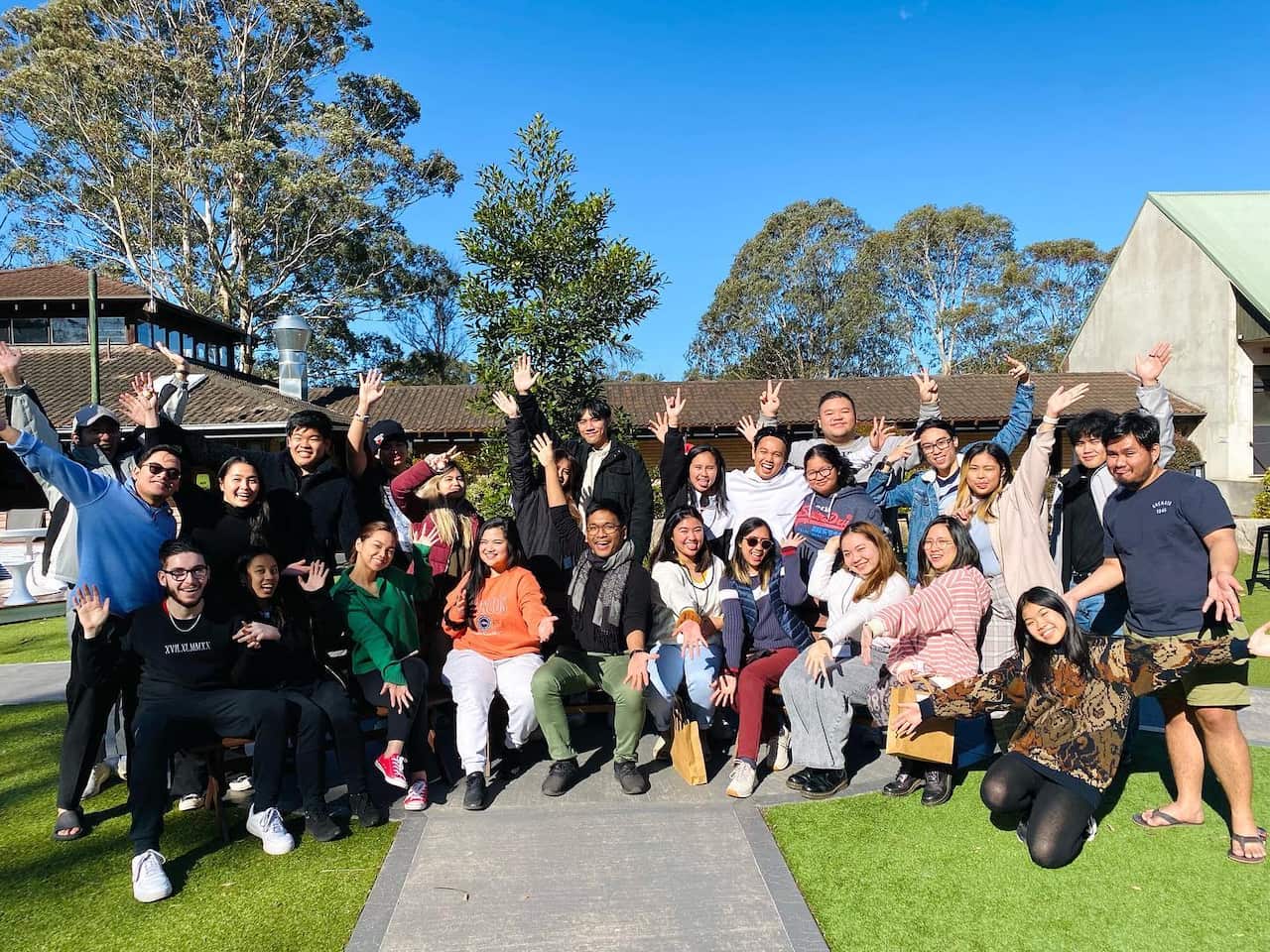 Mga kabataang dumalo sa Kamp Hiraya 2022 na ginanap sa  Blue Mountains, Australia.