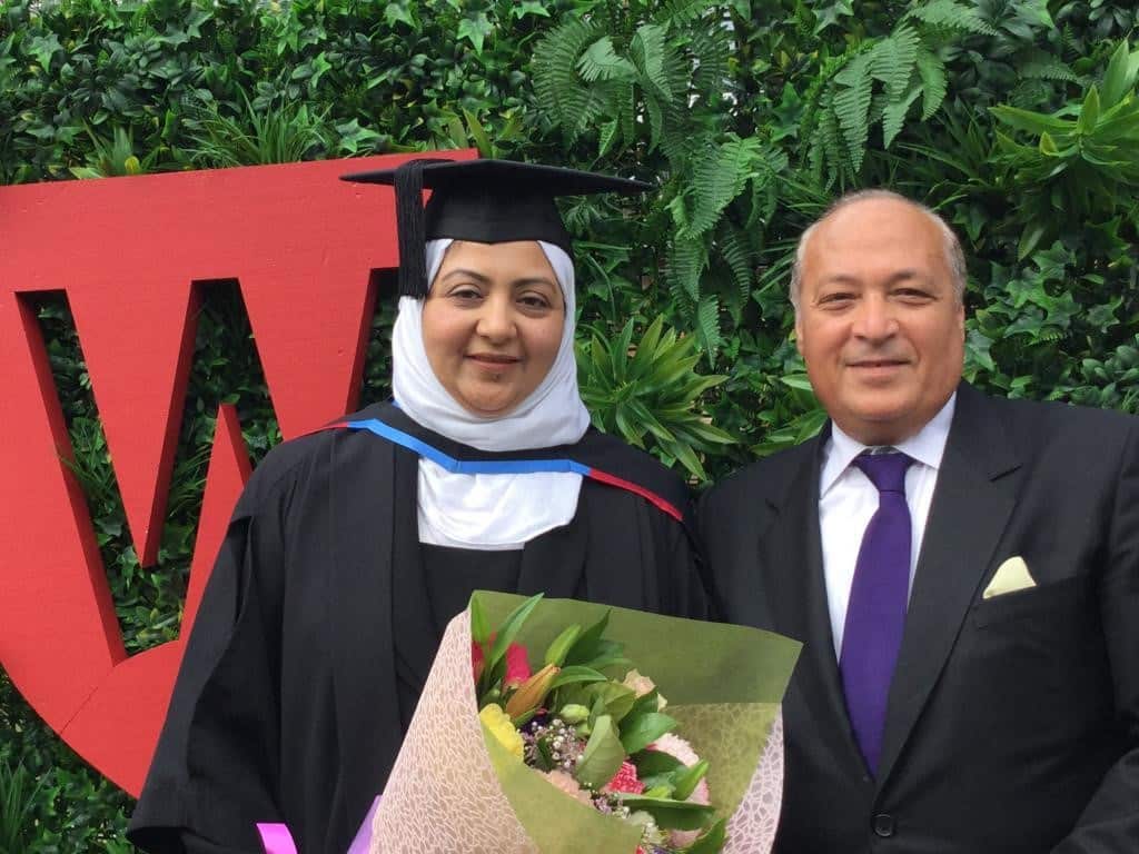خالد حامد مع زوجته السيدة حنان