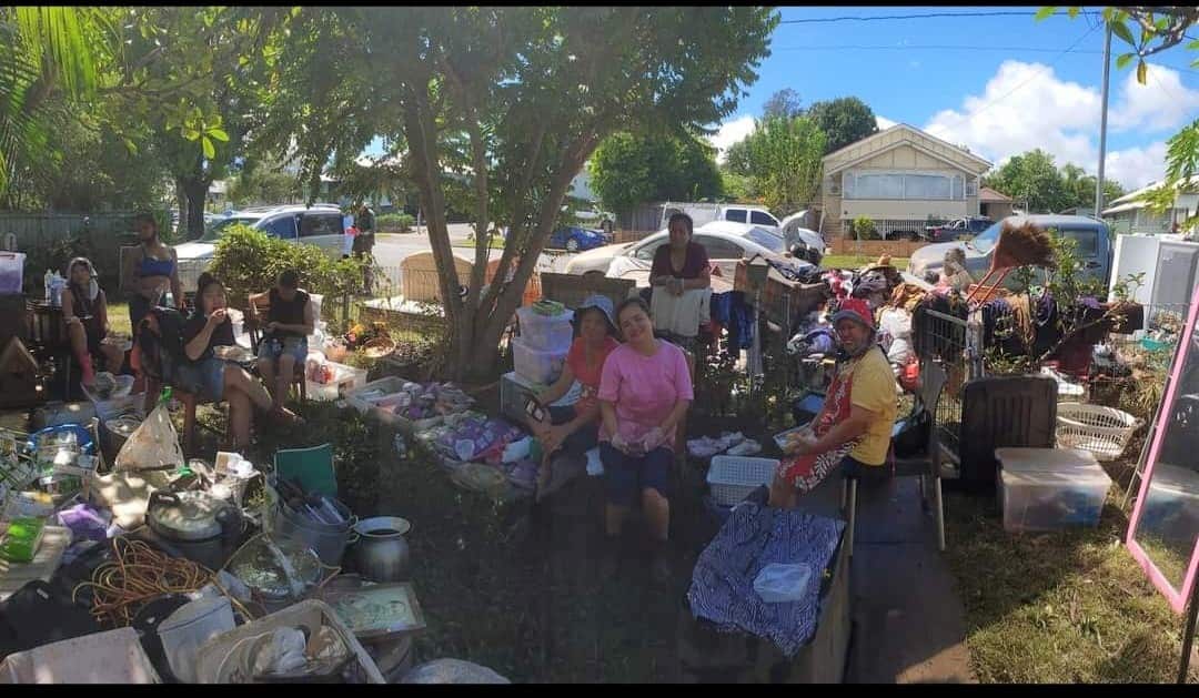 คนไทยที่ลิสมอร์รวมตัวกันไปช่วยเก็บกวาดทำความสะอาดบ้านเรือนที่ถูกน้ำท่วม