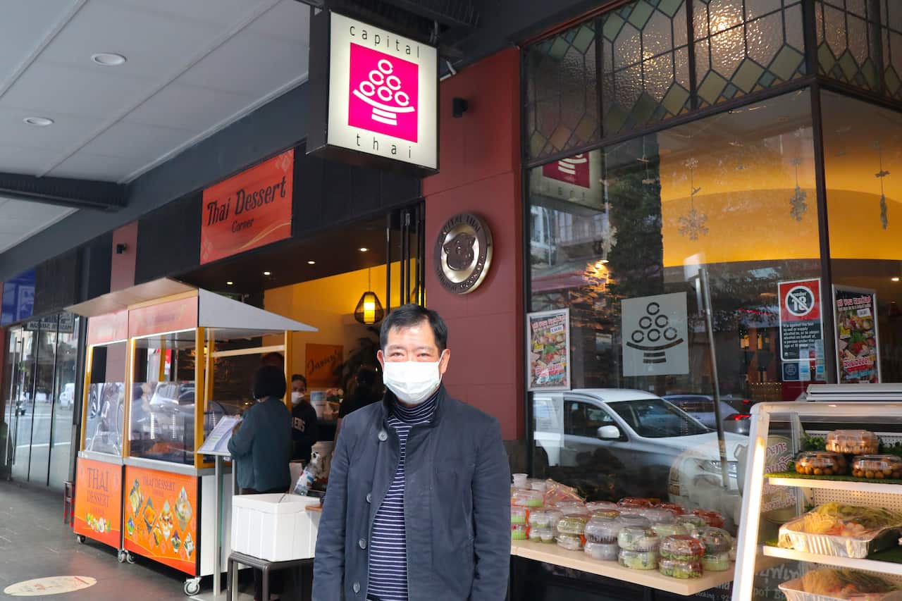 คุณจอห์น เจ้าของร้าน Capital Thai ในซิดนีย์ 