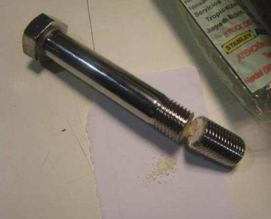 Smuggling 20 kgs of cocaine inside tiny screws