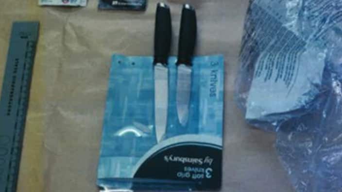 Knives caught with convicted women