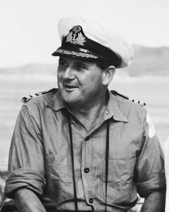 Warwick Bracegirdle saw extensive service in both the Second World War and the Korean War and was awarded the Distinguished Service Cross on three occasions.