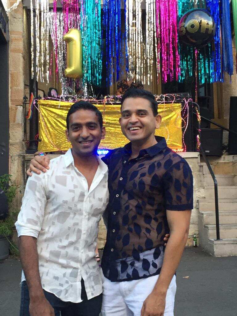 সমপ্রমী কৌস্তভ ব্যানার্জি (ডানে) বলেন, “আপনি যখন সমপ্রেমী, আপনি তো গোটা সমাজ-ব্যবস্থার বিরুদ্ধে লড়ছেন।”