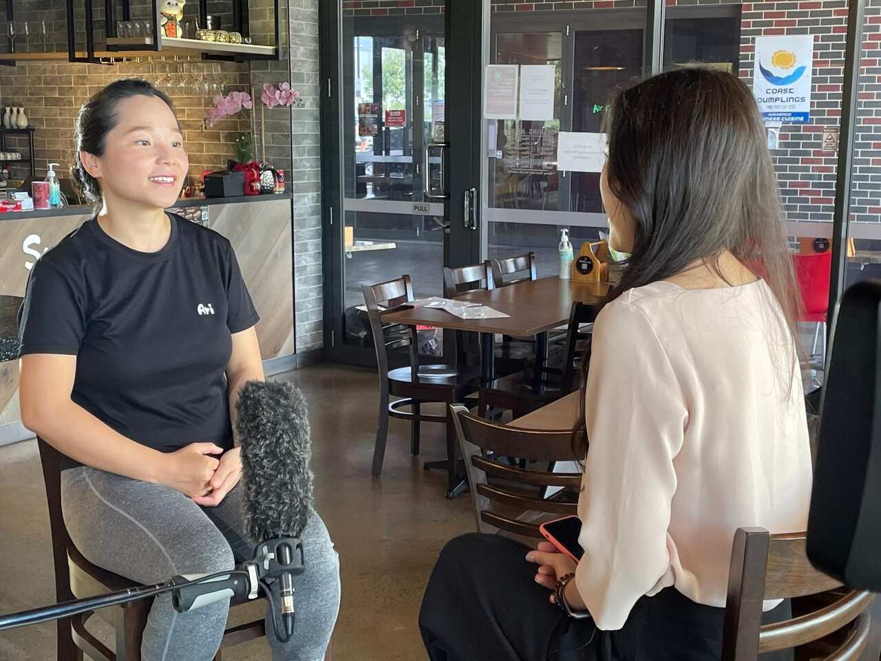 SBS 뉴스 팀과 인터뷰 중인 최금희 씨