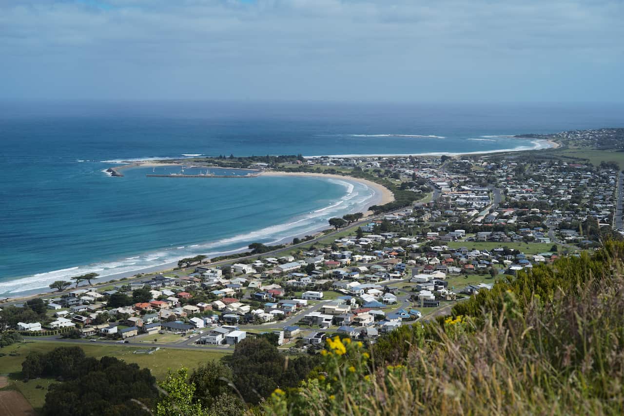 Apollo Bay is a coastal town located between Wye River and Cape Otway on the Great Ocean Road.