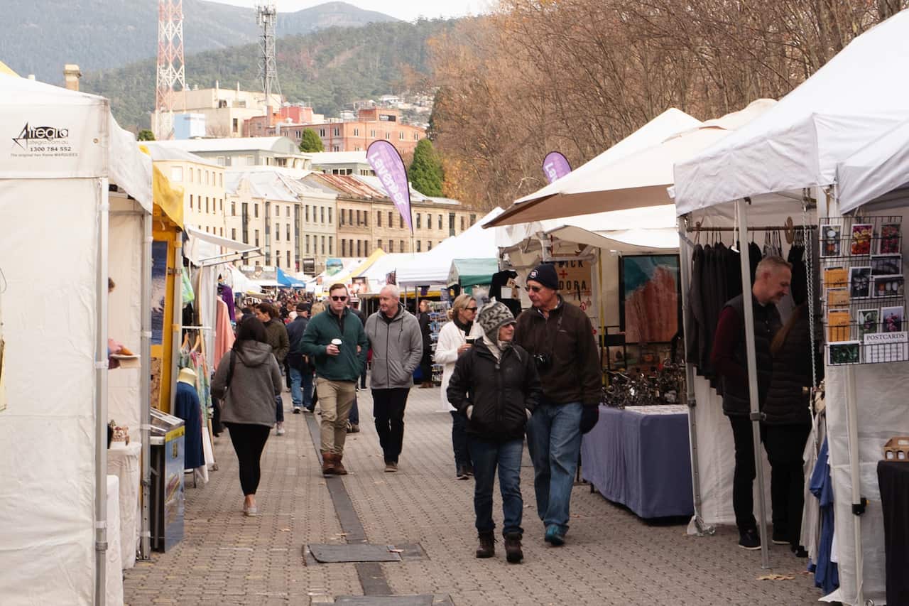 Chợ Salamanca chỉ họp vào mỗi sáng thứ Bảy tại Hobart.