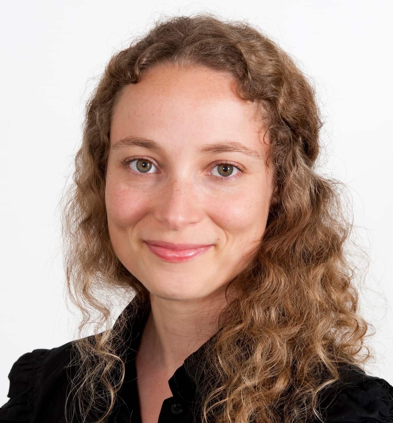 خانم لاتیشیا نانکوئت 