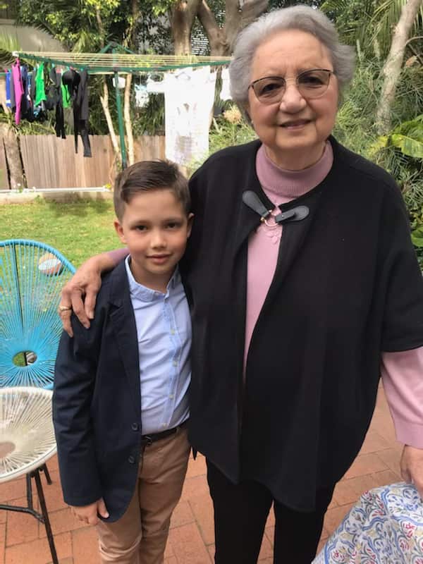 الدكتورة روز ماري  سليمان مع حفيدها فرانكلين ش