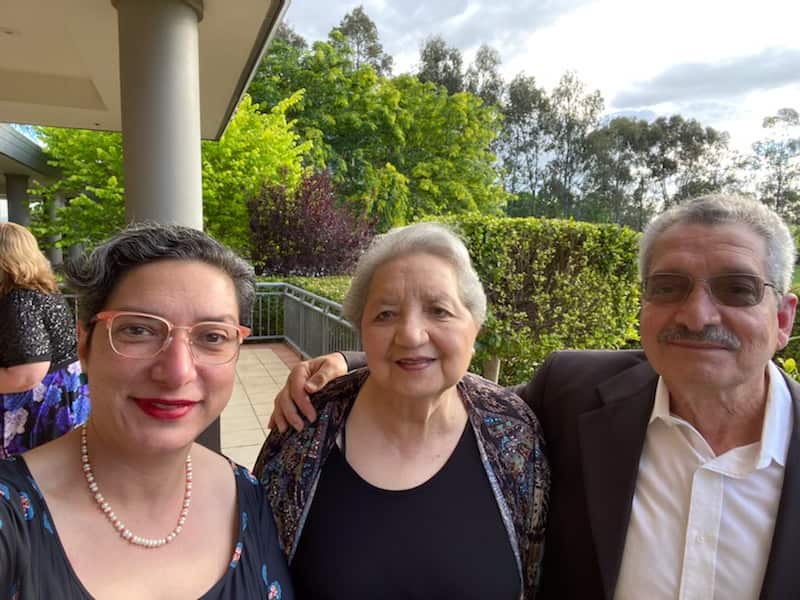 الدكتورة روز ماري سليمان مع زوجها مايكل وابنتها هيلين جوي