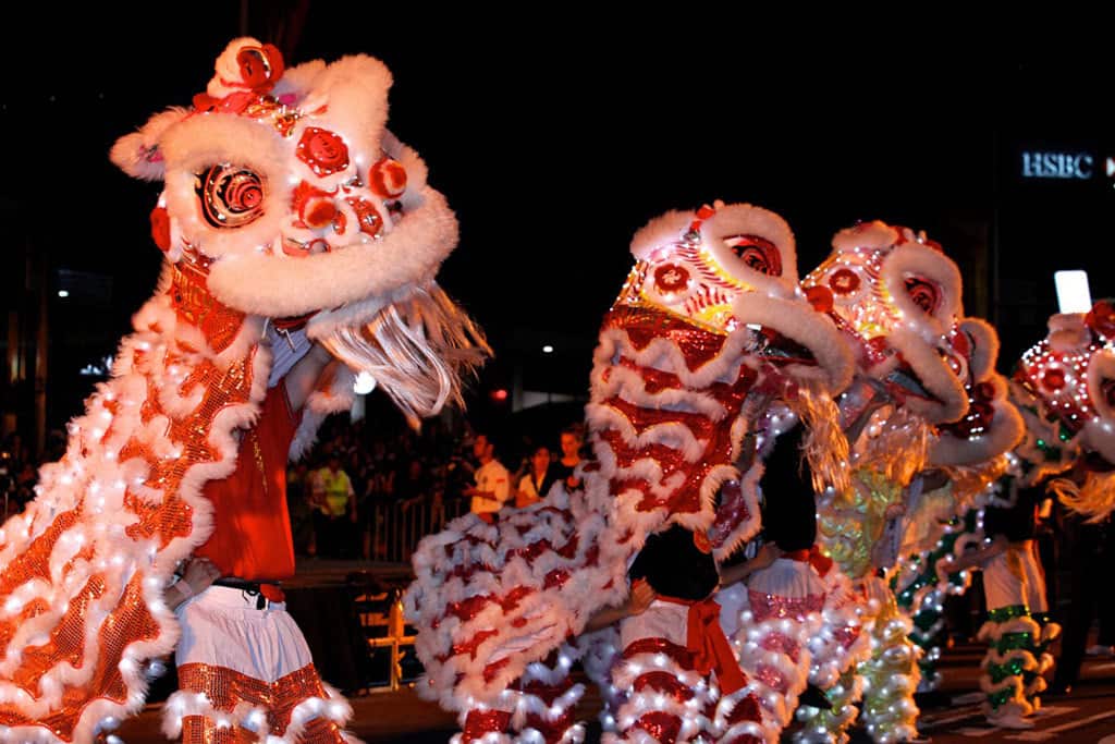 LED lion dances