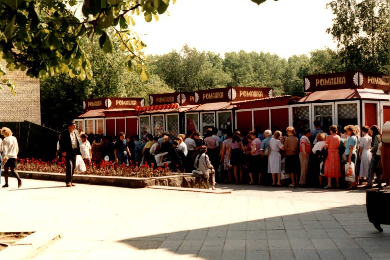 Perestroika time queues in Moscow