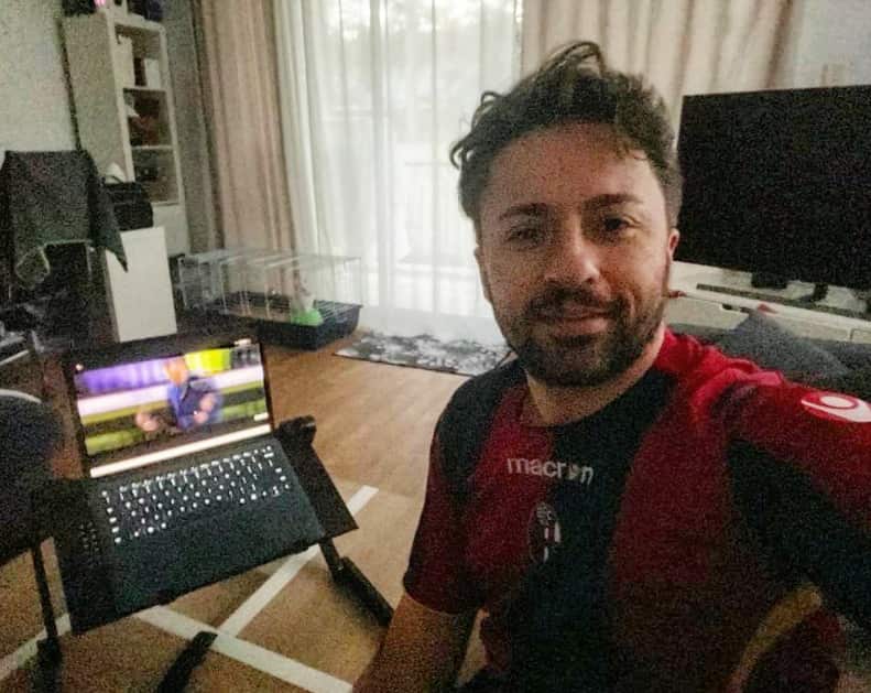 Un tifoso del Bologna in postazione s Sydney