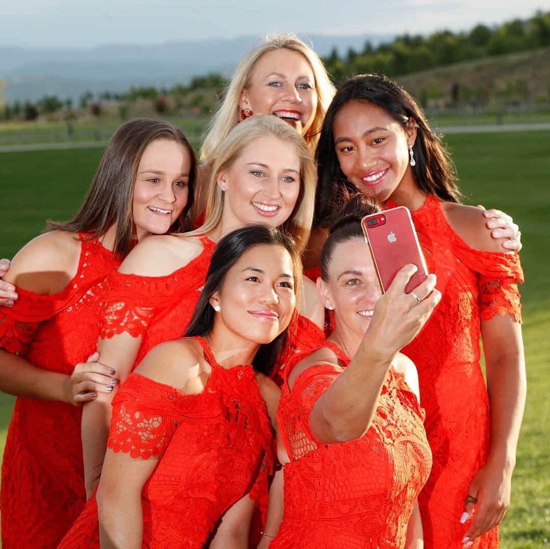 Lizette her teammates (Ash Barty, Destanee Aiva, Casey Dellacqua, Daria Gavrilova and their    captain    Alicia Molik) at the Federation Cup 2018 in Canberra 