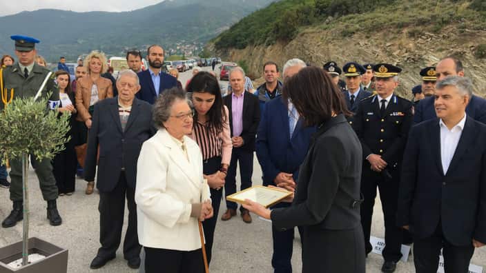 Ms Solomou-Xanthaki (L) with Ms Logan (R), Australian ambassador to Greece