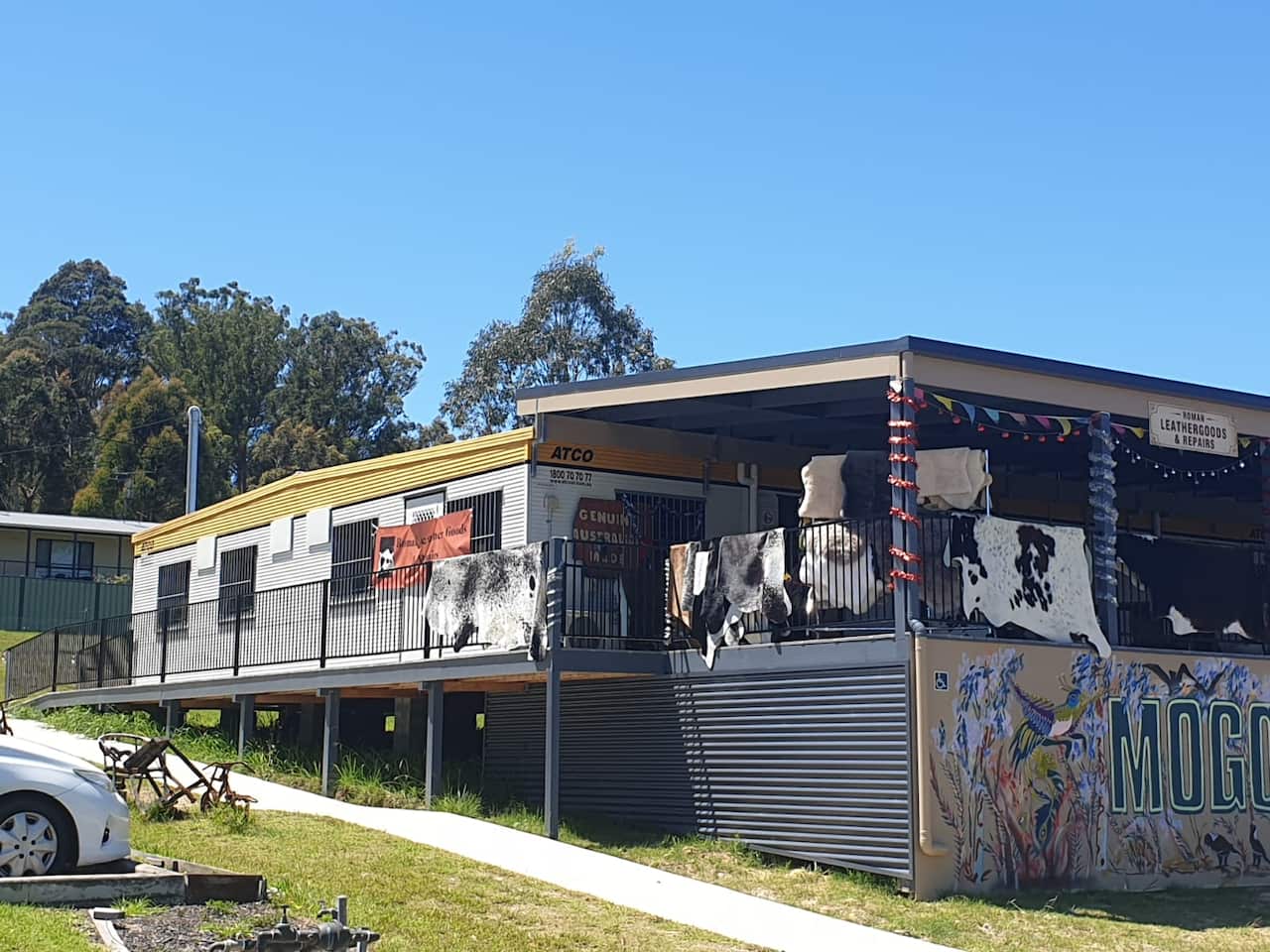Lorena Granados´s improvised store in containers provided by Bussines Council of Australia