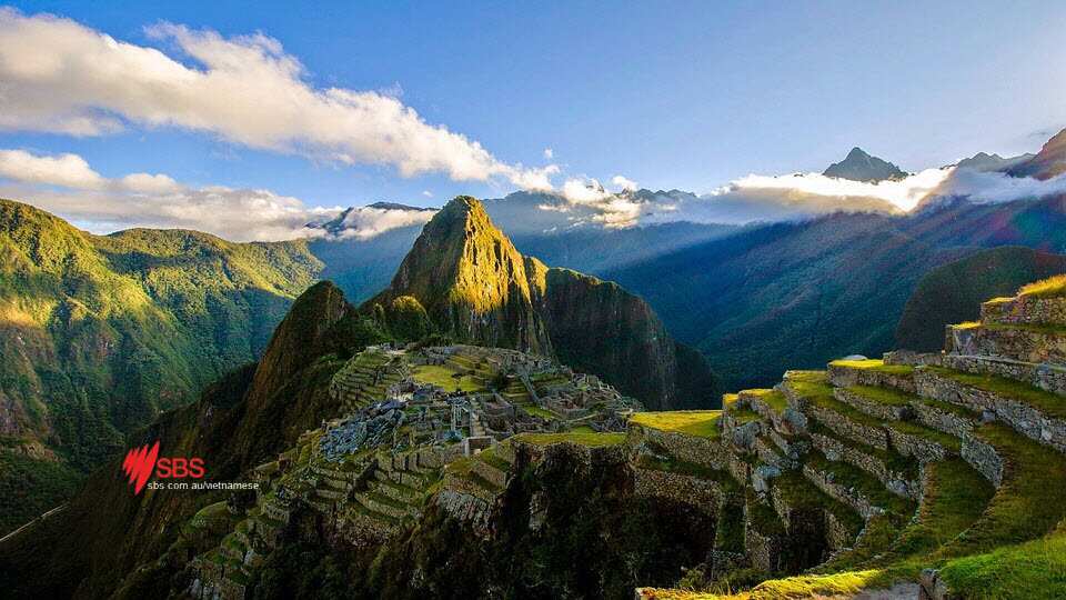 Machu Picchu is an Incan citadel set high in the Andes Mountains in Peru, above the Urubamba River valley.