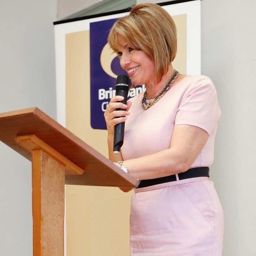 مسؤولة خدمات التوظيف السيدة مدونا عوض