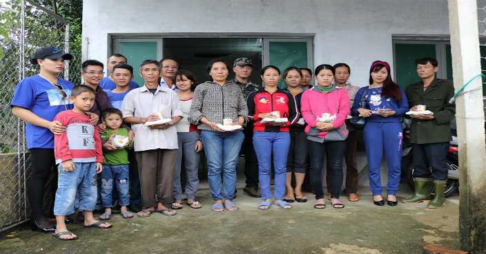 Anh chị em thiện ngyện MAI Info và bà con Hương Sơn- Hà Tĩnh.