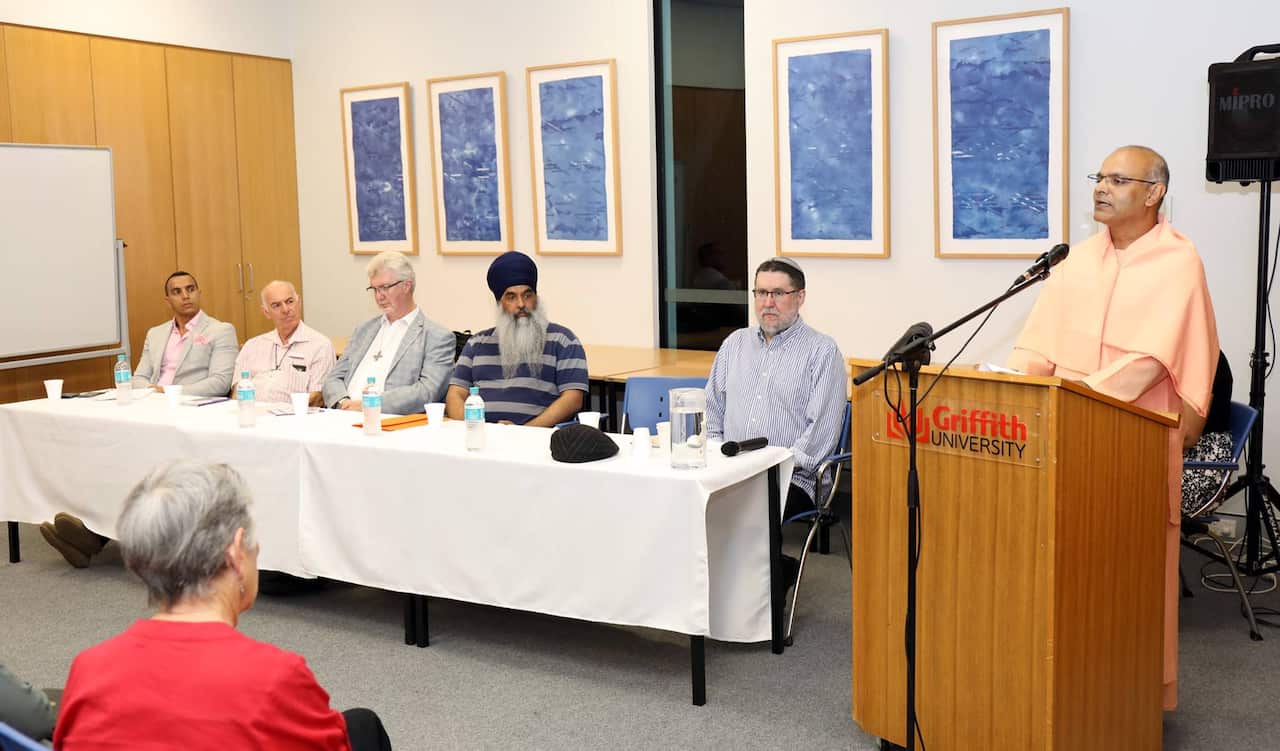 Swami Atmeshananda Vedanta, the leader from the Hindu faith, giving his presentation 