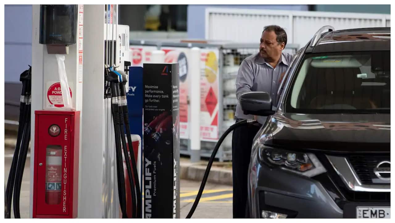 ราคาน้ำมันเบนซินพุ่งแตะระดับสูงสุดเป็นประวัติการณ์ที่ 2 ดอลลาร์ต่อลิตรในเมืองใหญ่หลายแห่งของออสเตรเลีย