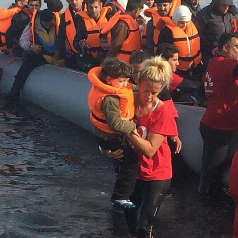 Mania Bikof from Lifeguards Hellas saves a child refugee in Lesvos