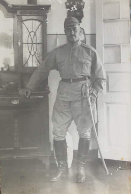 Mikhail Manzhetny serving in China