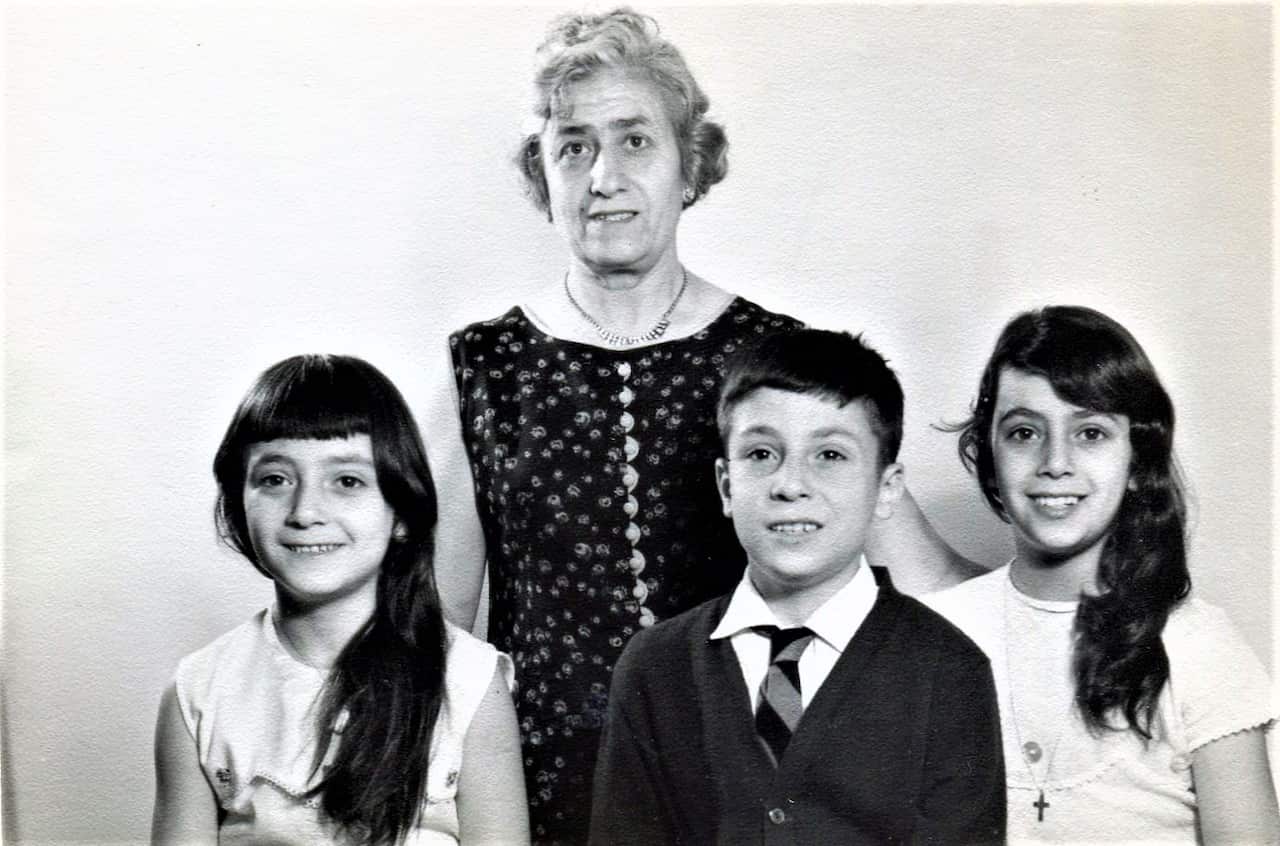 Maria Avraam with her children. 