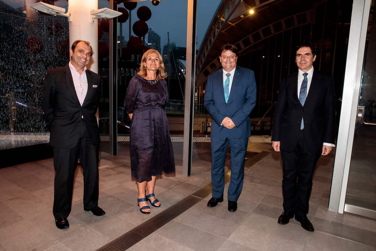 Emmanouel Alfieris, Violet Roumeliotis, Kevin Sumption, Christos Karras