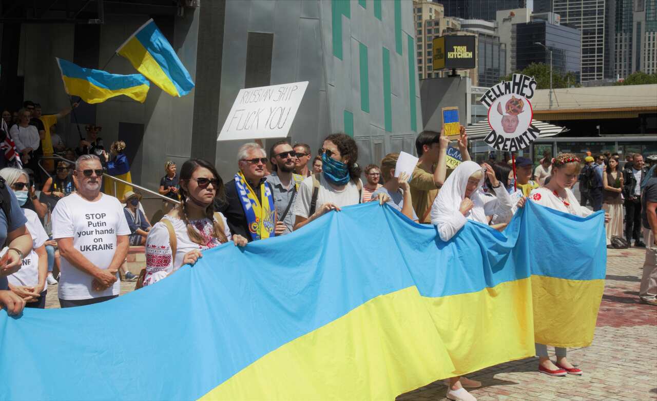 Anti-war protest in Melbourne against invasion of Ukraine, 27/02/2022.
