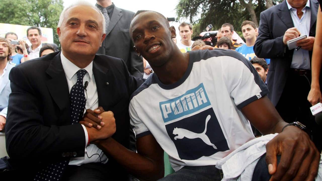 Maggio 2011, alla presentazione del Golden Gala di Roma la stretta di mano tra Pietro Mennea e Usain Bolt