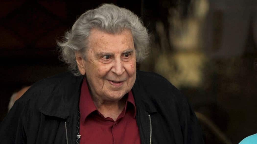 Μίκης Θεοδωράκης